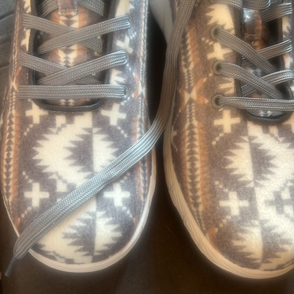 Pendleton felt athletic shoes NWT $90 SZ 10 - Picture 3 of 8